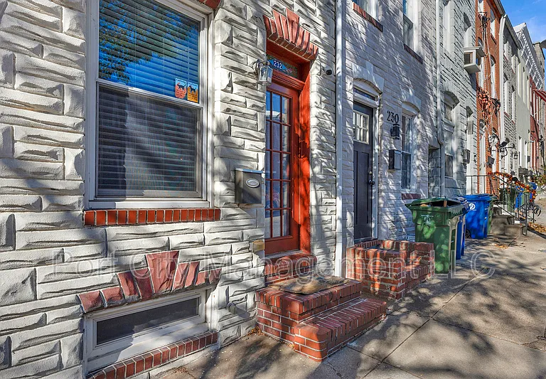 232 S Castle St — Photo 4