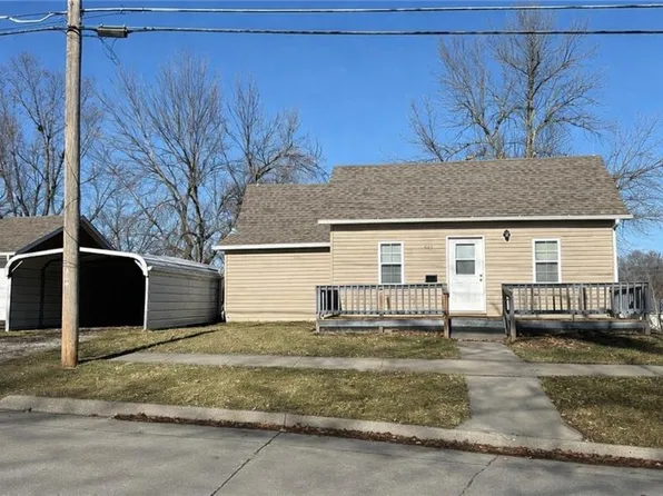 623 E 5th St, Maryville, MO 64468