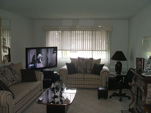 5th image of 107 Paramount Dr