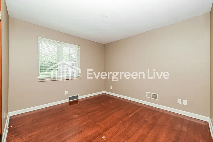 84 Carson Ave — Photo 11