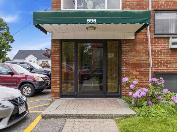 596 American Legion Hwy APT 3, Roslindale, MA 02131