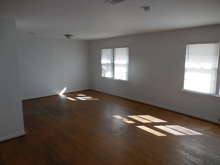 2218 W Jackson St — Photo 10
