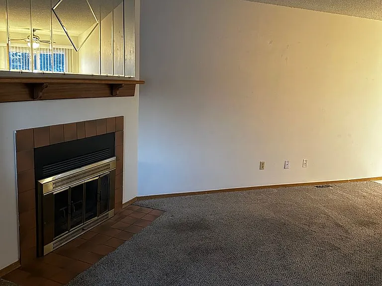 1303 Soaring Eagle Dr — Photo 2