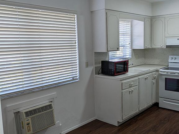 5th image of 5401 Hollywood Blvd APT 14