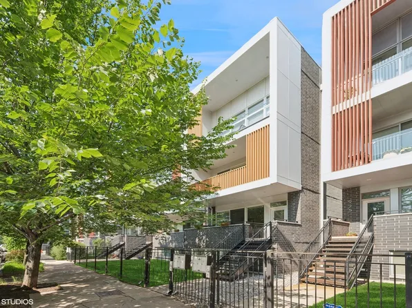 927 N Hermitage Ave #1, Chicago, IL 60622