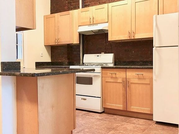 4th image of 285 Eastern Pkwy APT 4