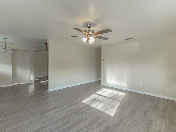 3rd image of 8315 N Orangeview Ave