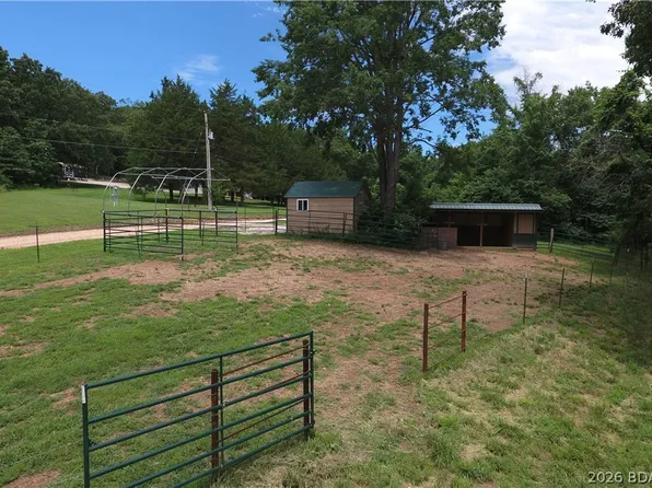 55 Mackey Rd, Rocky Mount, MO 65072