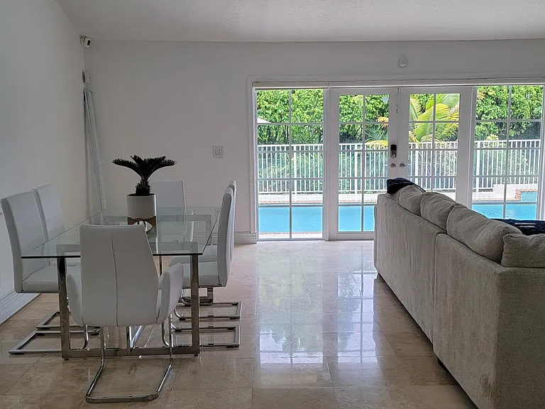 507 Misty Oaks Dr — Photo 4