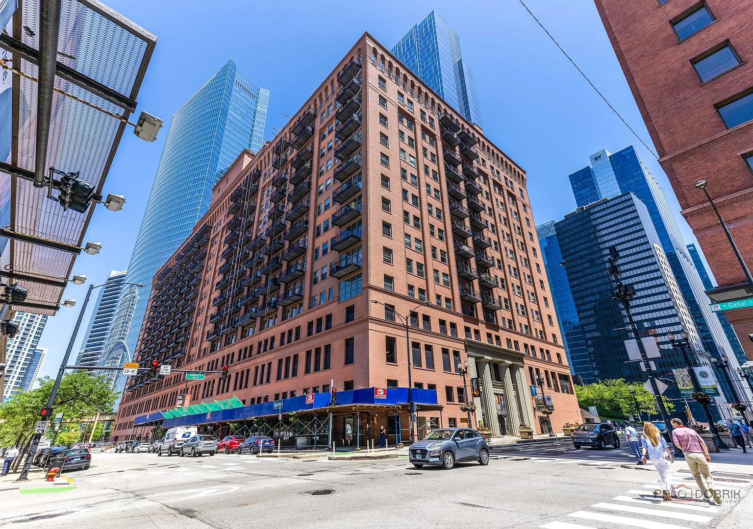 1 bed, 1198 sqft, $2,400 — Photo 1