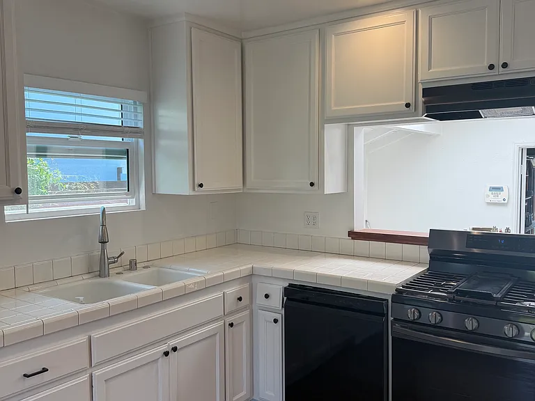 419 Nautilus St — Photo 4