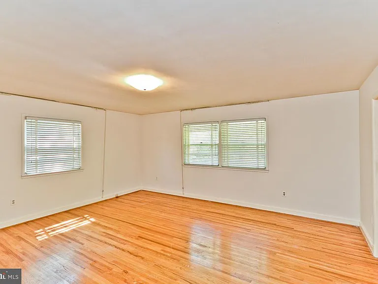100 Mel Mara Dr — Photo 11
