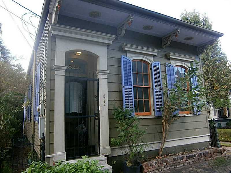 1st image of 822 Louisa St