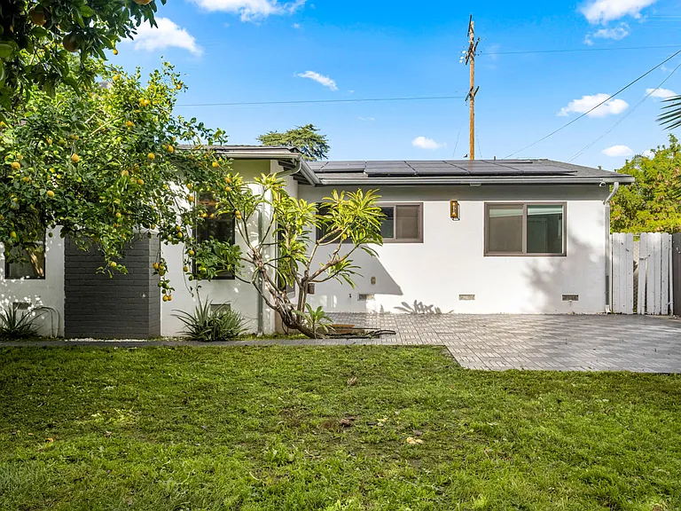14034 Valerio St — Photo 39