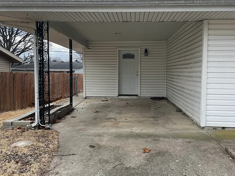 531 Hayden Ave — Photo 2
