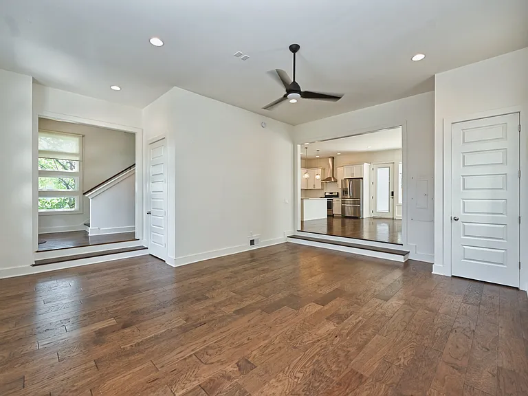407B Moore Ave — Photo 12