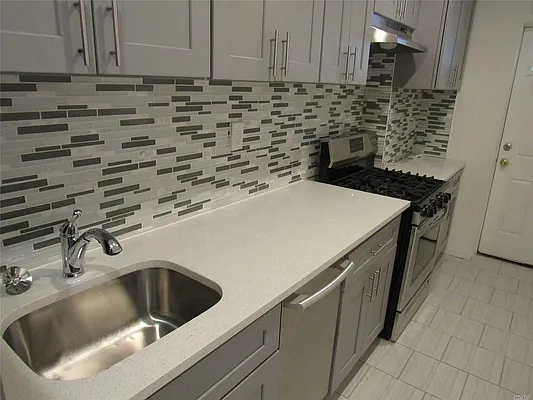 Rented by Mitra Hakimi Realty Group, LLC | media 4