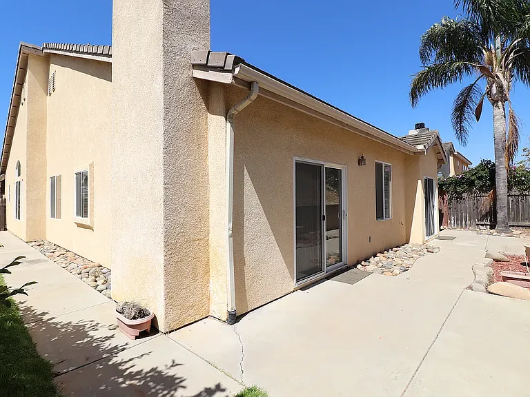 918 E Louisa Ter — Photo 19