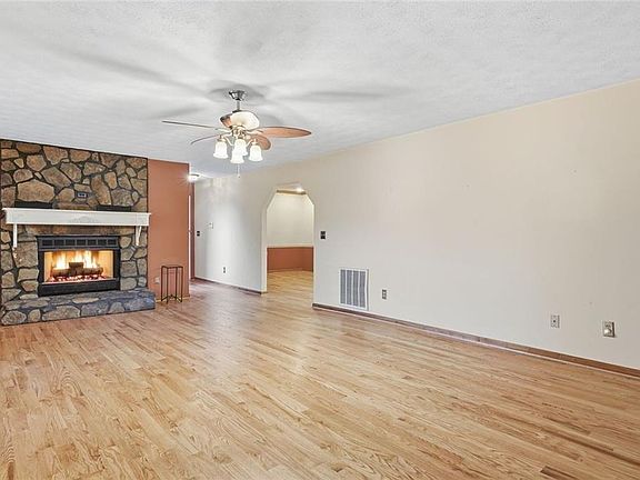 3rd image of 155 Mathews Rd NW