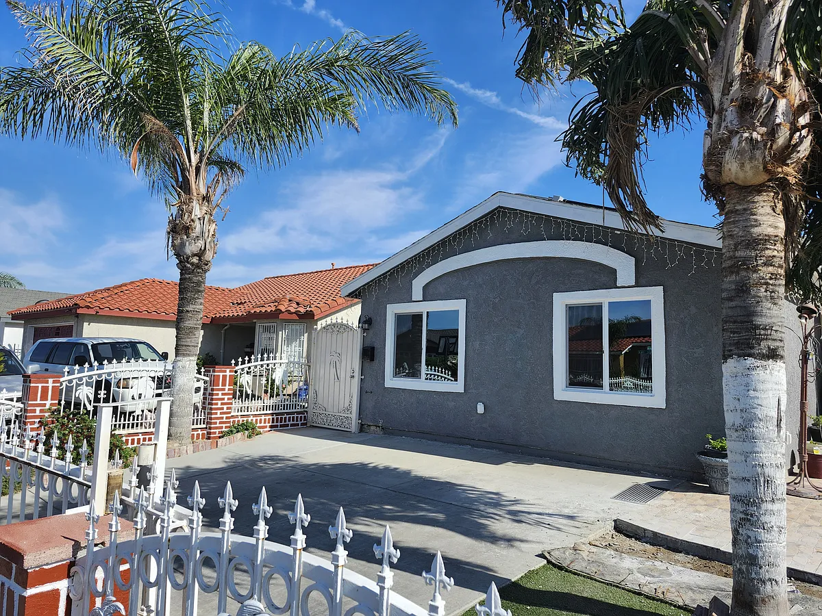Building Photo - 440 El Camino Dr #2