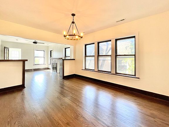 2nd image of 1414 W Argyle St APT 2
