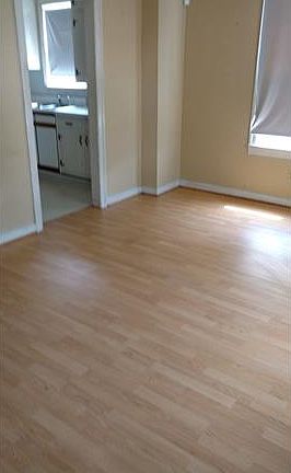 3rd image of 403 Brown Ave