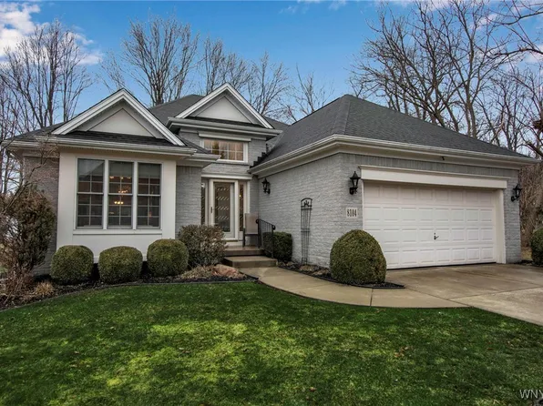 8104 Laurel Park Ln, East Amherst, NY 14051