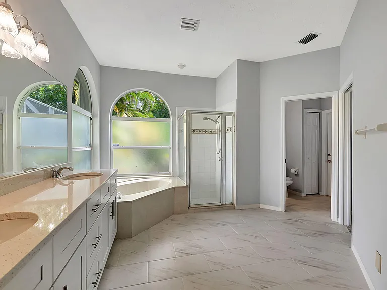 2704 SE Eagle Dr — Photo 35