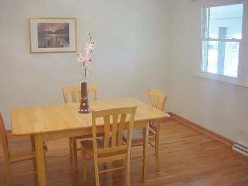 3rd image of 903 E Schirra Dr