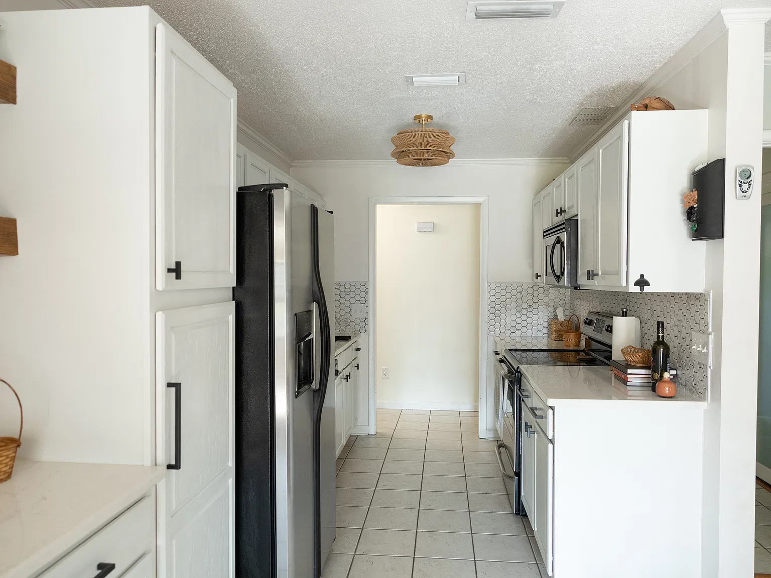 3 bed, 2.5 bath, 1750 sqft, $2,200 — Photo 4