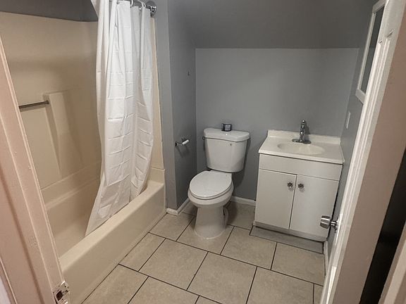 5th image of 125 Dewitt St #3