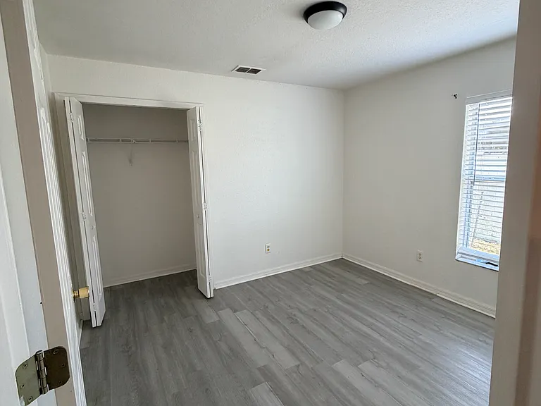 120 Eagle Point Blvd — Photo 9