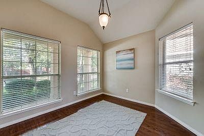 5th image of 1427 Forest Oaks Ct