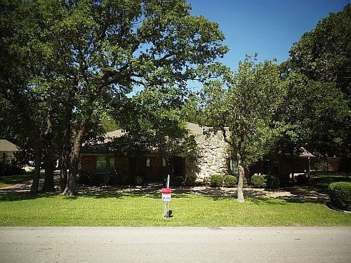 1st image of 3904 Deepwood St