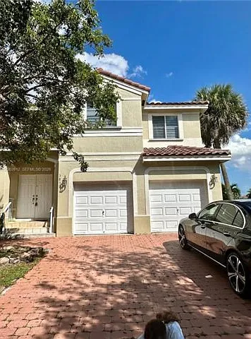 3835 SW 169th Ter — Photo 1