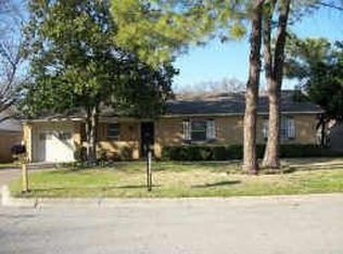 3209 Hummingbird Ln, Denton, TX 76209