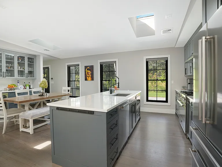 42 Sandra Rd — Photo 8