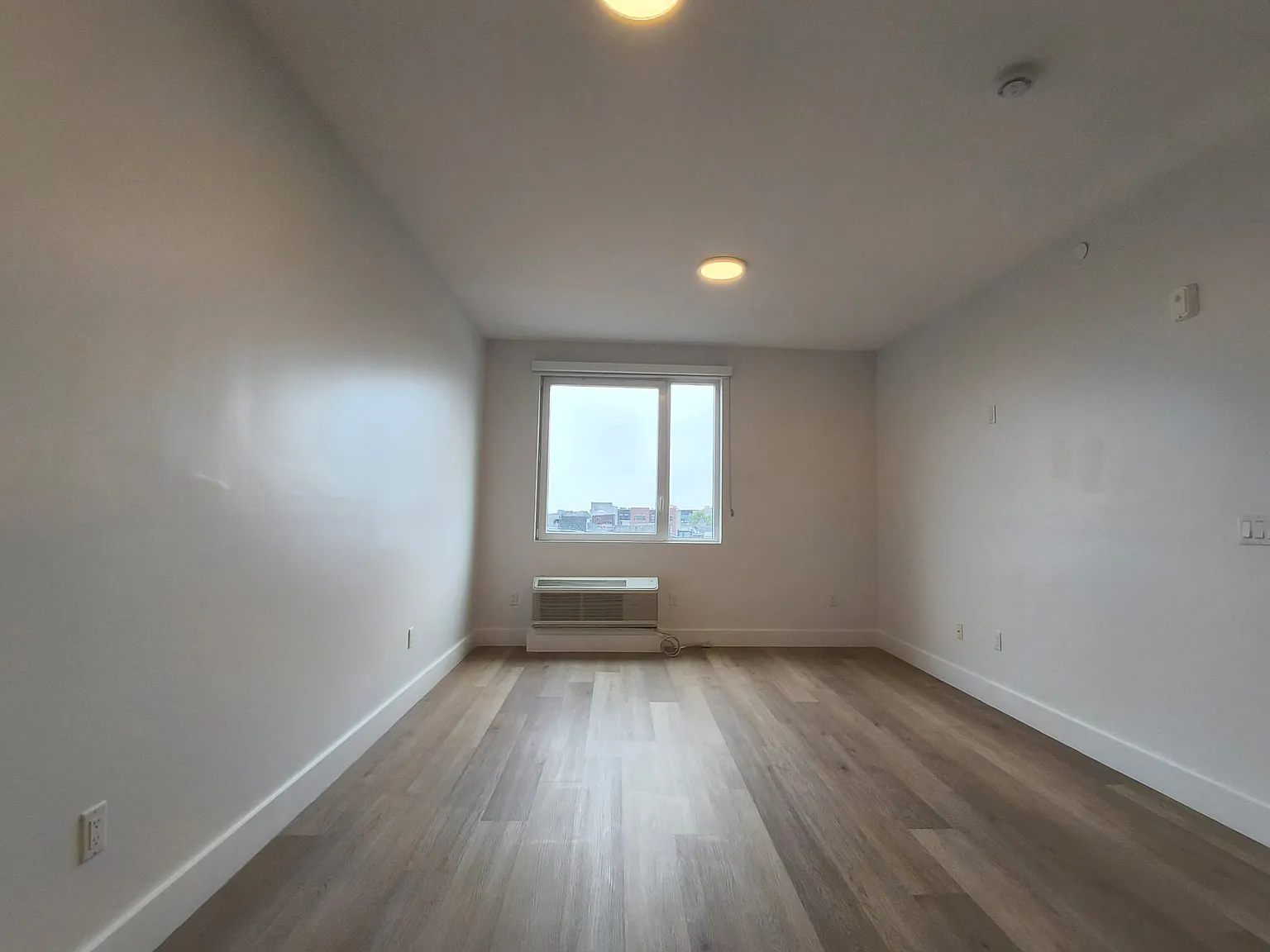 1 bed, $2,475 — Photo 2