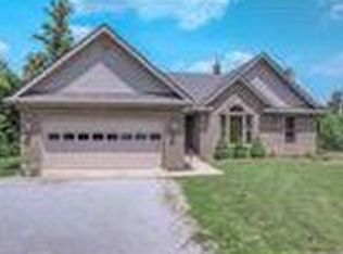 5909 E Rolling Meadows Dr, Pekin, IN 47165