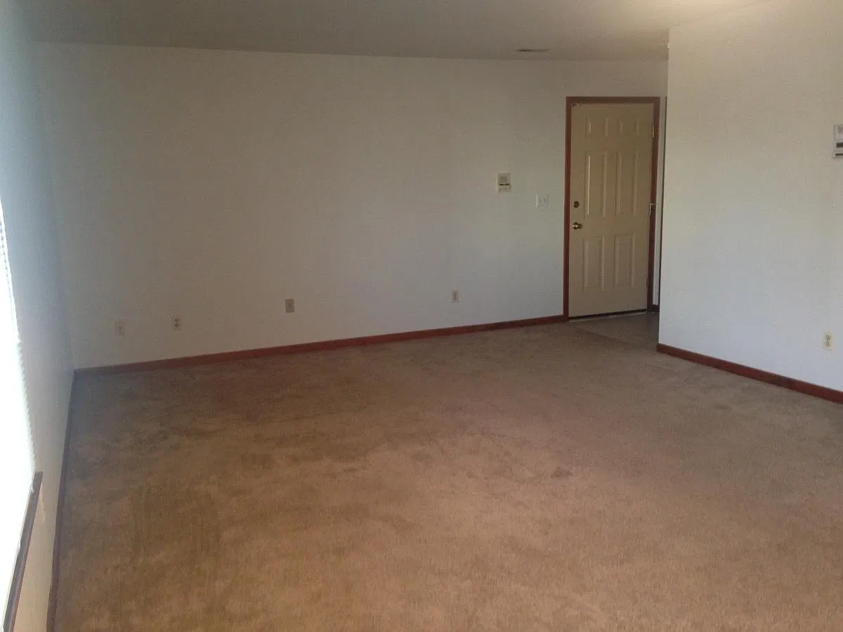 1 bed, 830 sqft, $825 — Photo 2