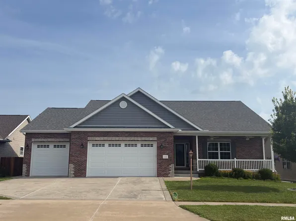 1625 Mackenzie St, Washington, IL 61571