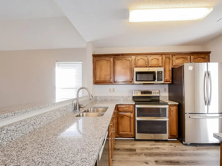8334 Regal Bend Dr — Photo 7