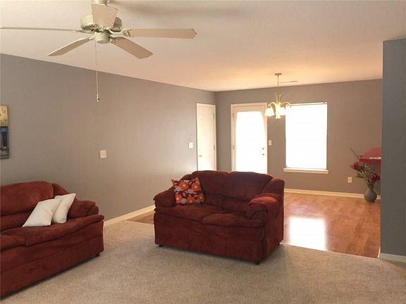 3rd image of 5 Betty Ln
