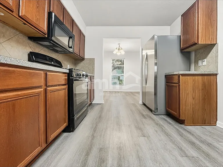 16818 Blackberry Lily Ln — Photo 3