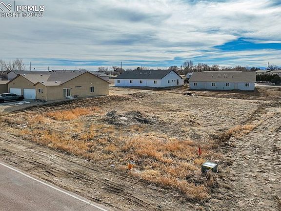 2nd image of 692 E Hahns Peak Ave