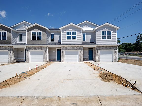3rd image of 319 Carmel Dr #3