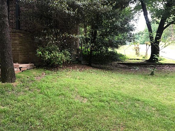 5th image of 102 Cambridge Ct