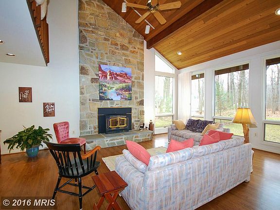 Living Room with vaulted ceilings