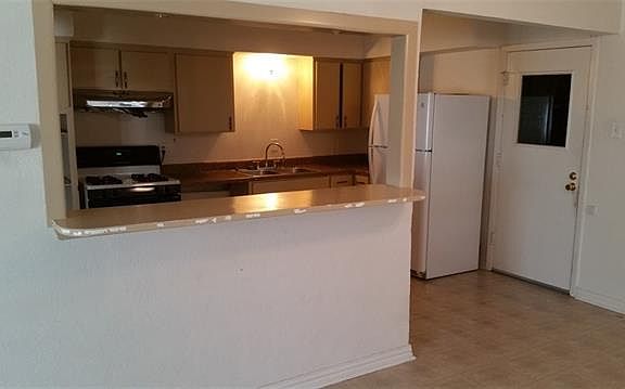 4th image of 3518 Plaza Park Dr