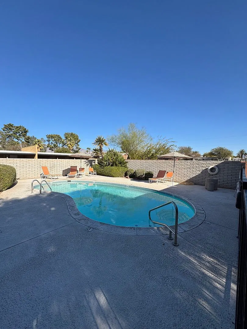 2 bed, 2.0 bath, 1000 sqft, $1,250 — Photo 2